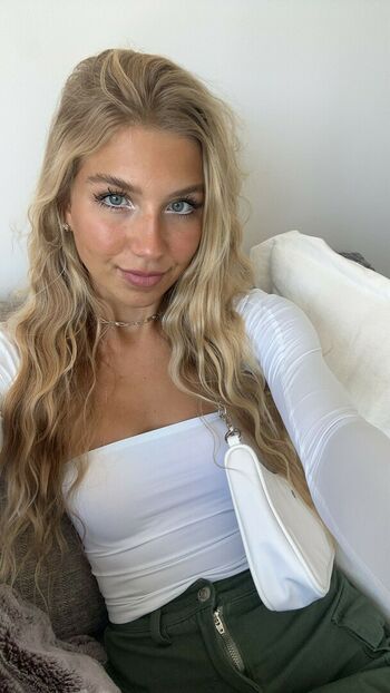 Aniela Leon