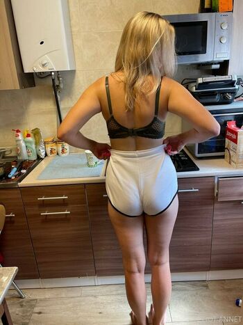 anna_bellla