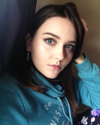 Chloe Louise Holt