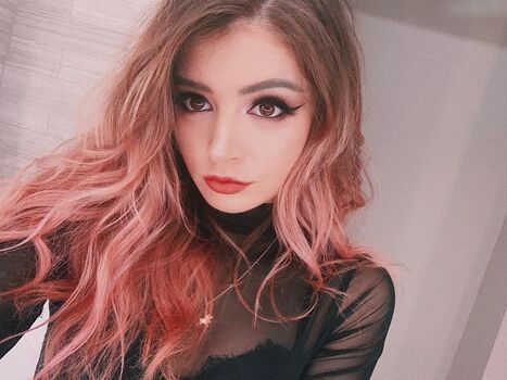 Chrissy Costansa