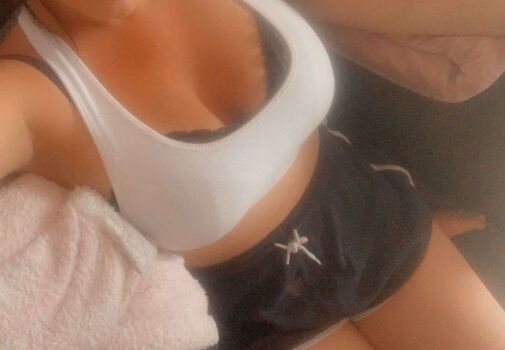Holliejaneexo