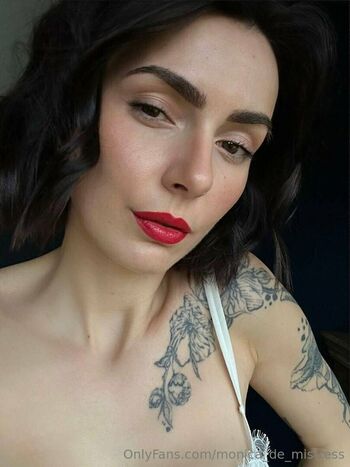 monica_de_mistress