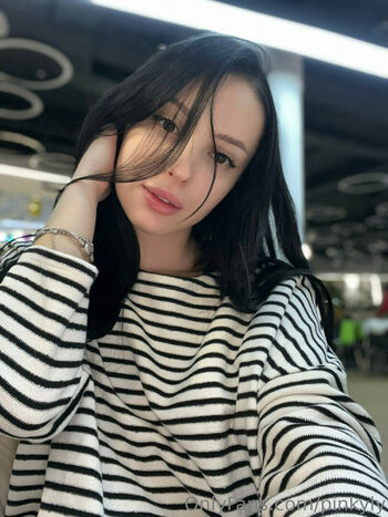 pinkyly