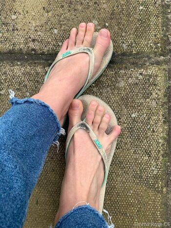 twofeet10toes