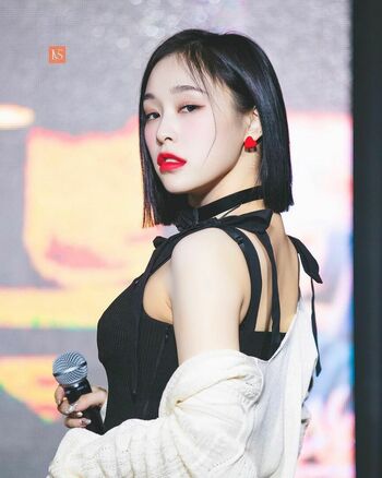 WomenK-pop
